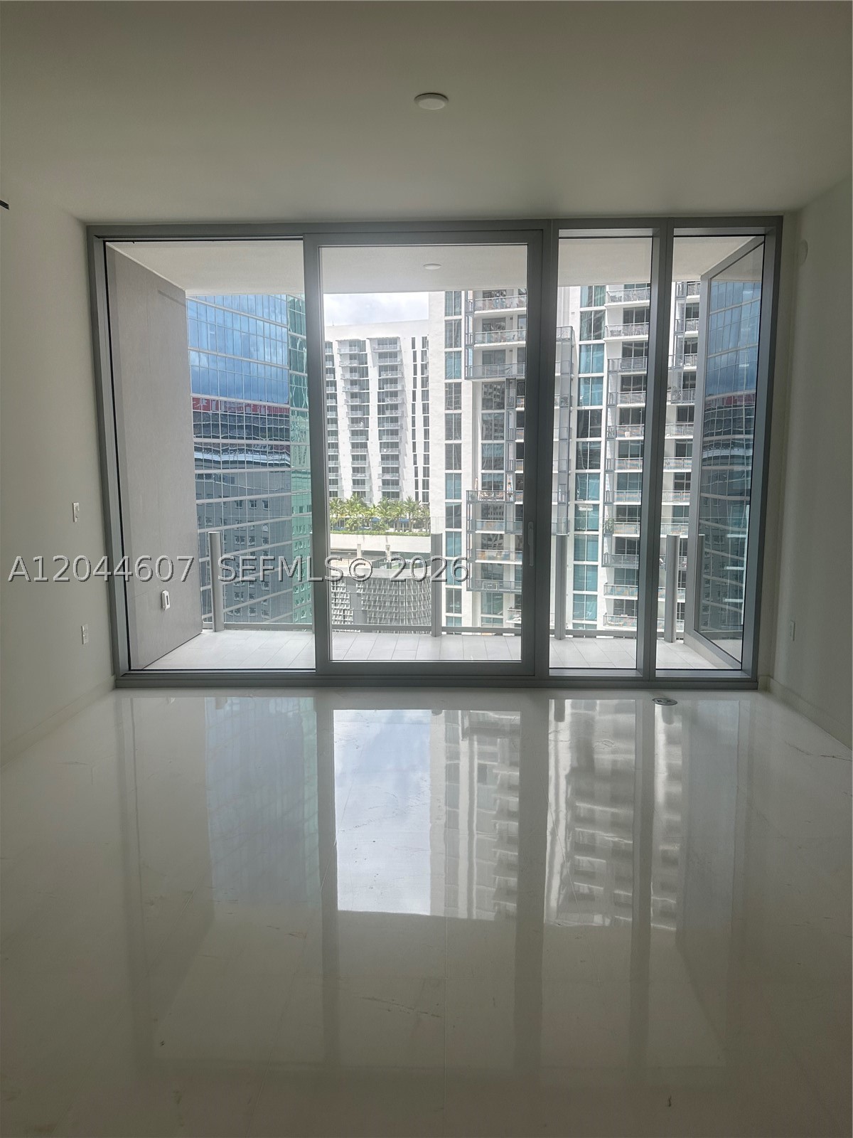 300 Biscayne Blvd Way #1909 Miami, FL 33131