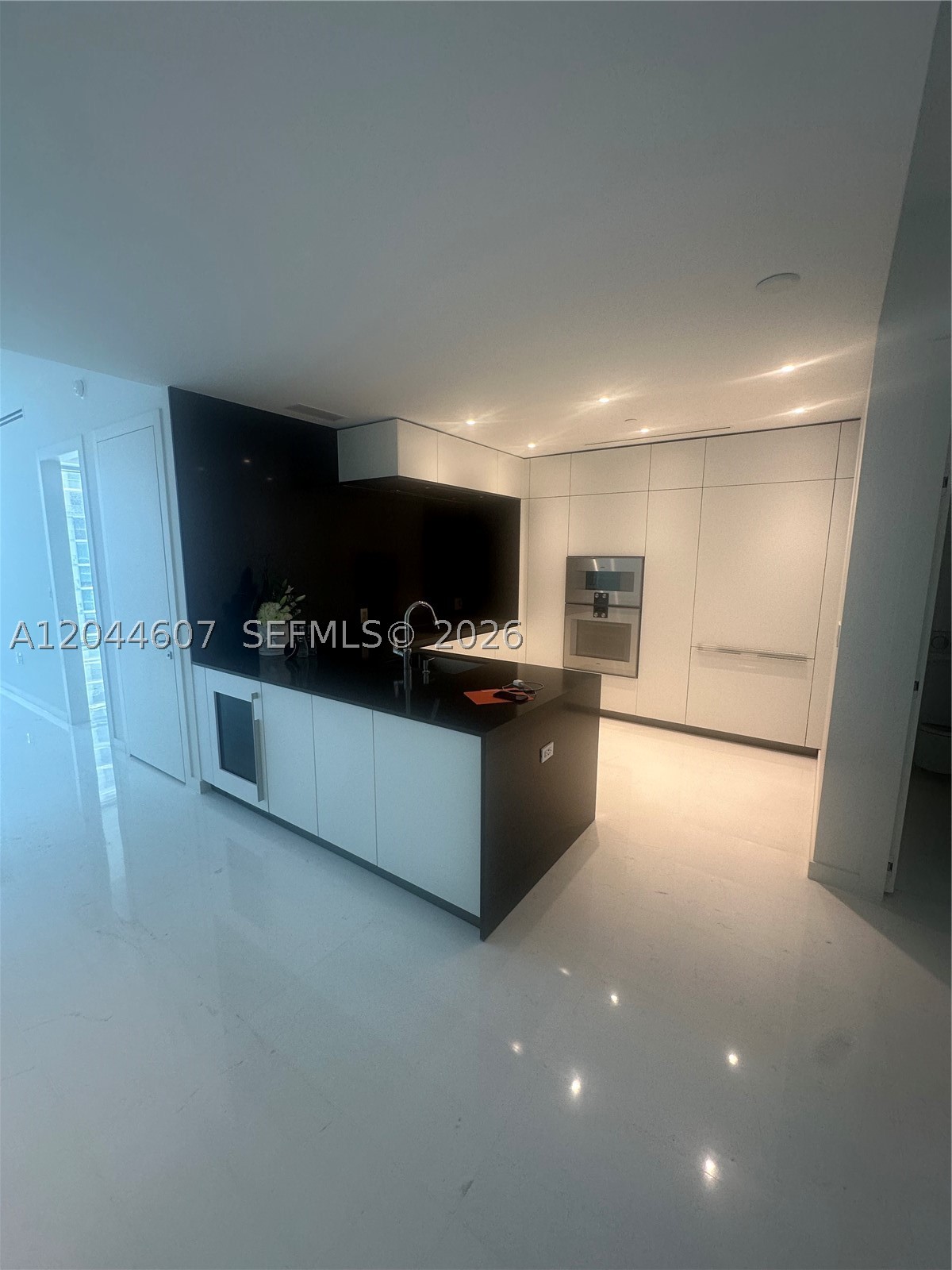 300 Biscayne Blvd Way #1909 Miami, FL 33131
