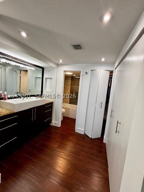 100 Bayview Dr #2124 Sunny Isles Beach, FL 33160