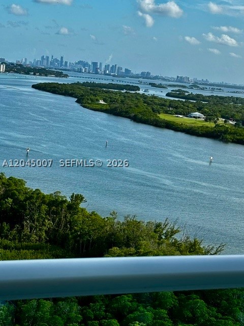 100 Bayview Dr #2124 Sunny Isles Beach, FL 33160