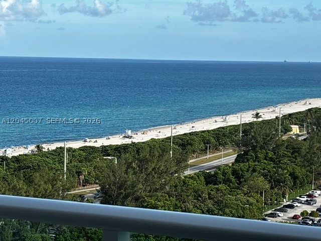 100 Bayview Dr #2124 Sunny Isles Beach, FL 33160
