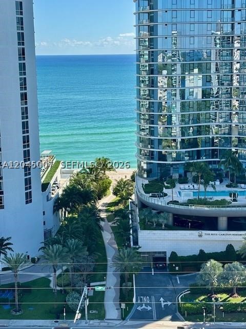 100 Bayview Dr #2124 Sunny Isles Beach, FL 33160