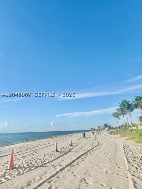 100 Bayview Dr #2124 Sunny Isles Beach, FL 33160