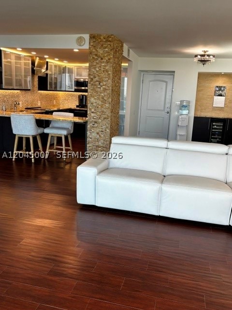 100 Bayview Dr #2124 Sunny Isles Beach, FL 33160