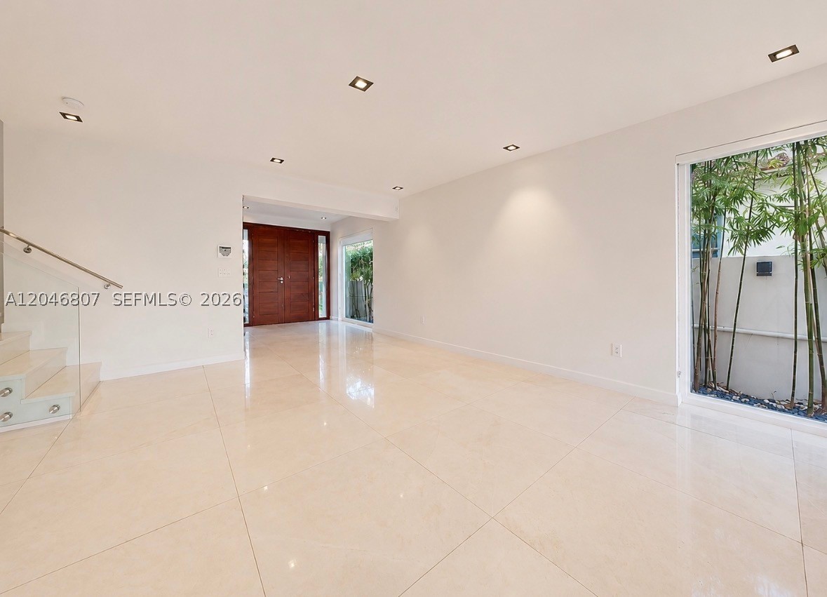 260 S Coconut Ln Miami Beach, FL 33139