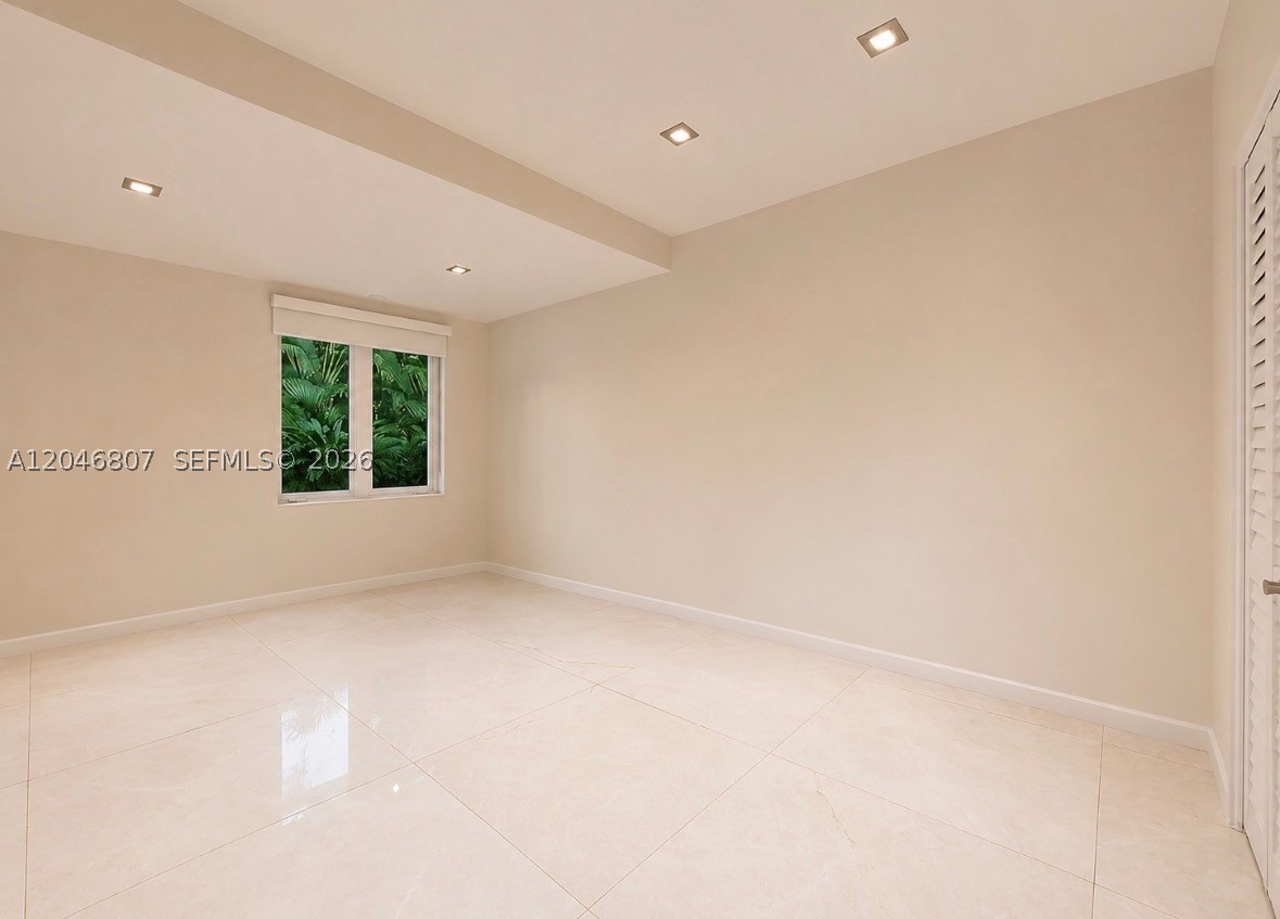 260 S Coconut Ln Miami Beach, FL 33139