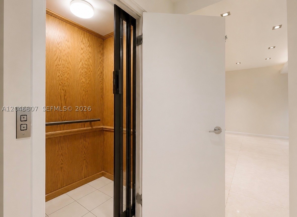 260 S Coconut Ln Miami Beach, FL 33139