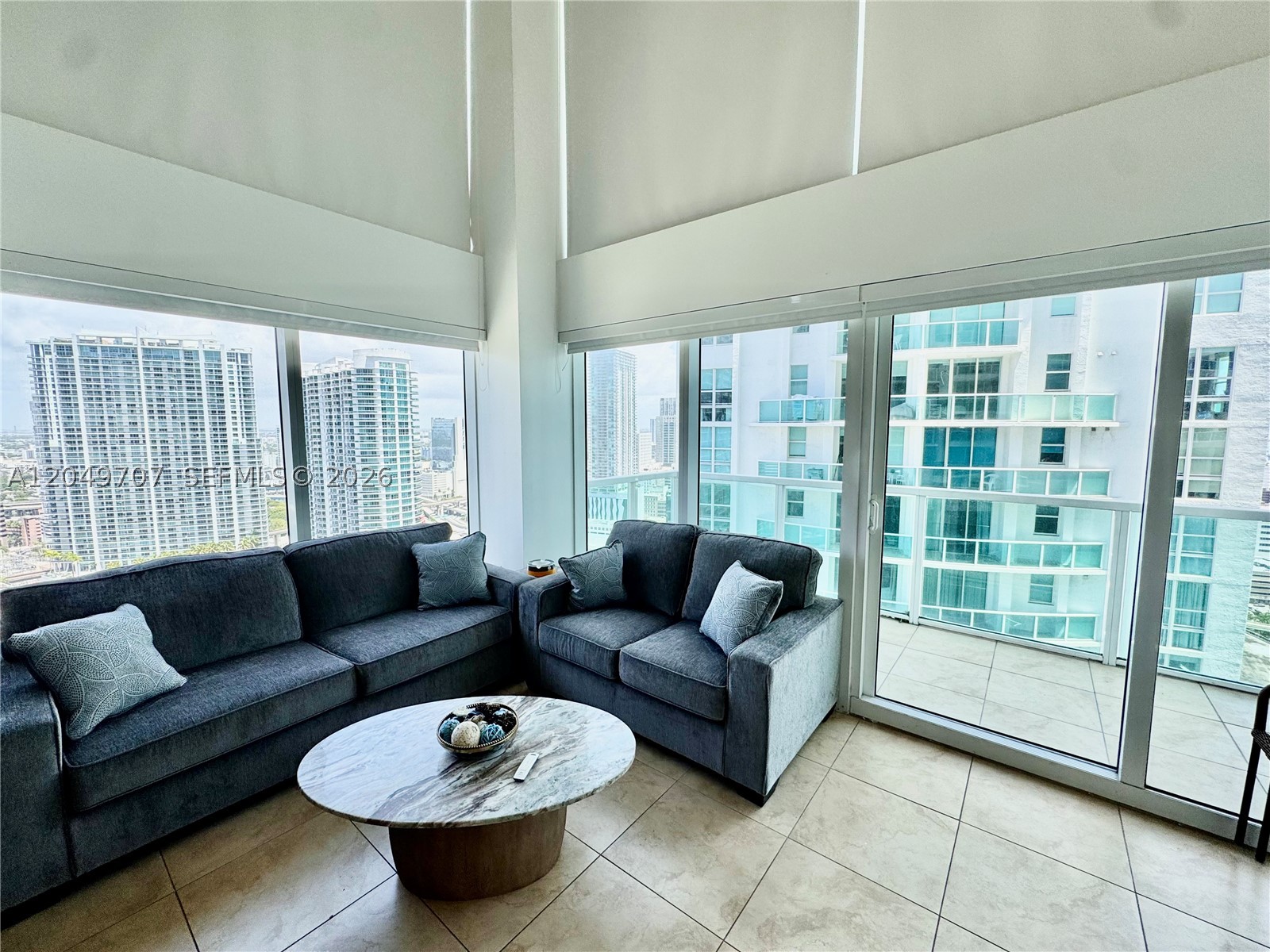 image Brickell on the River South11