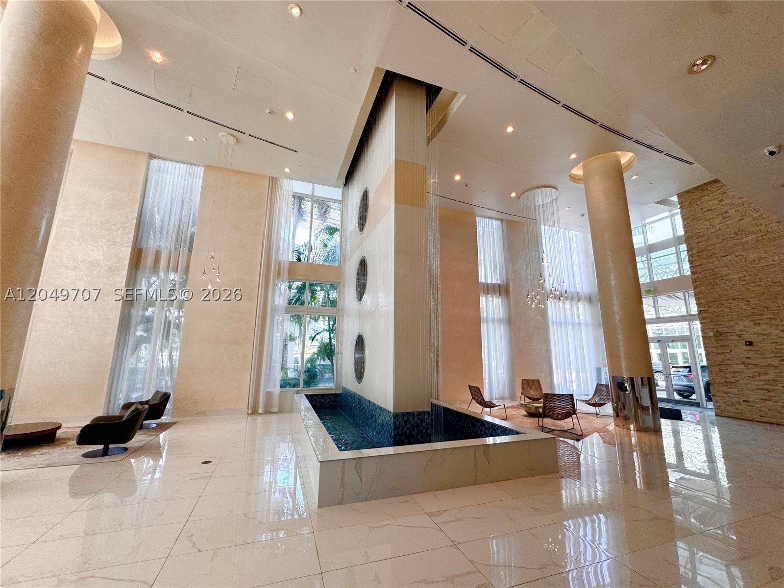 image Brickell on the River South14
