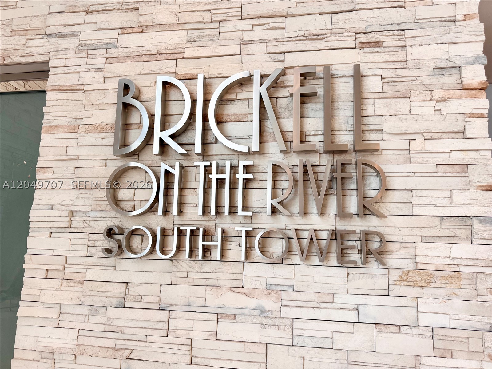 image Brickell on the River South15