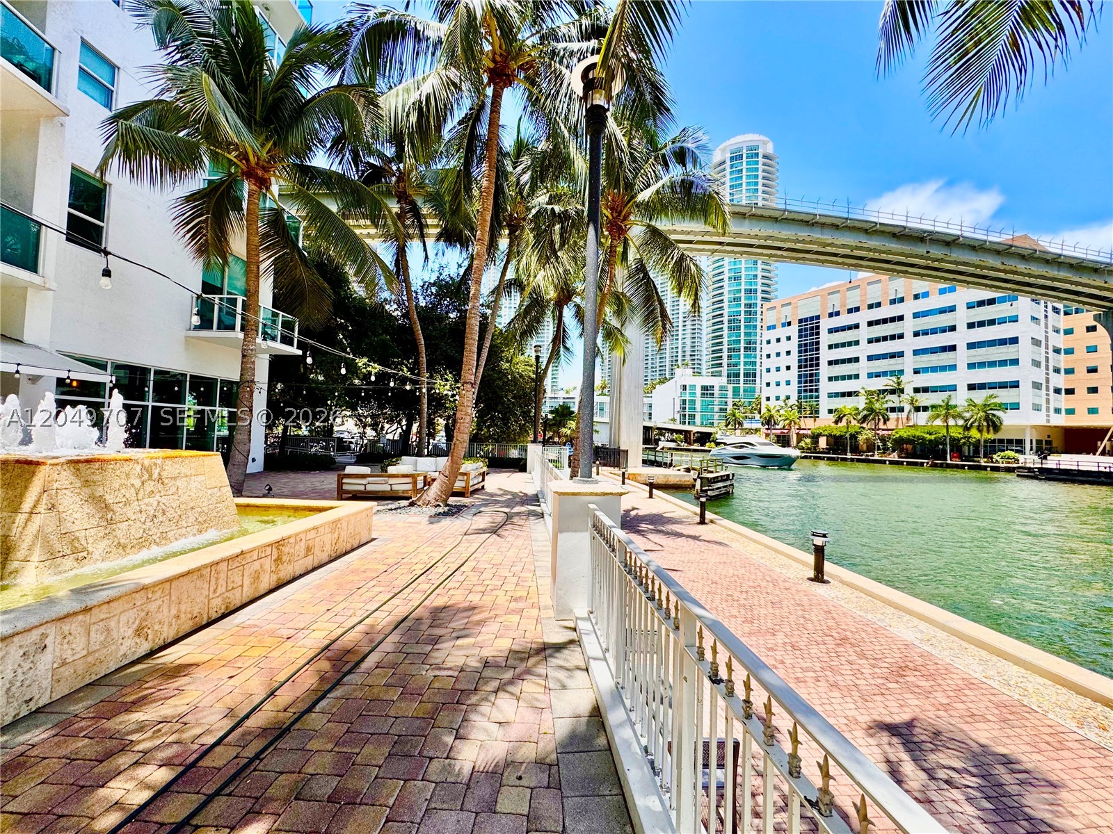 image Brickell on the River South19