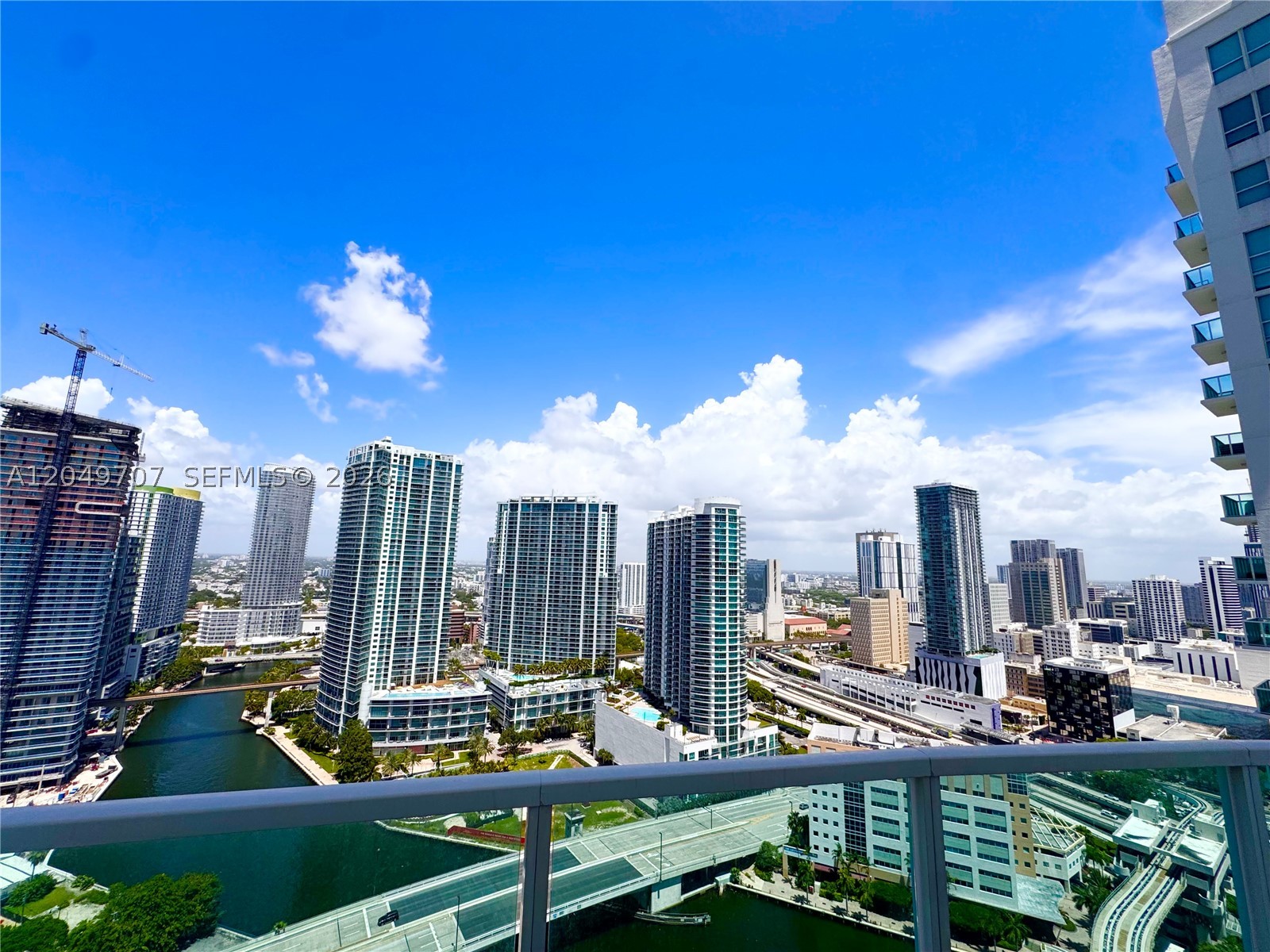 image Brickell on the River South3