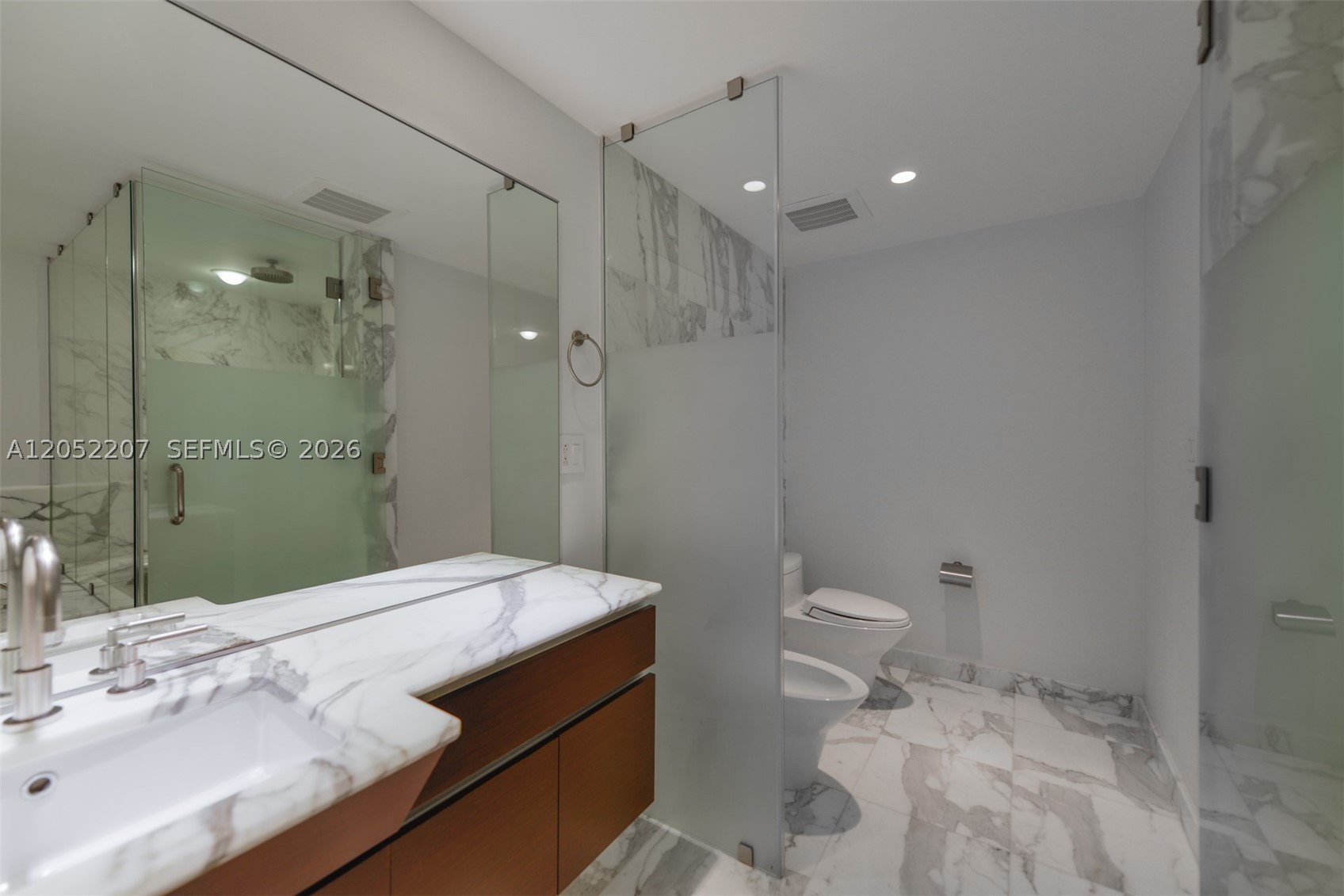 image Grovenor House44