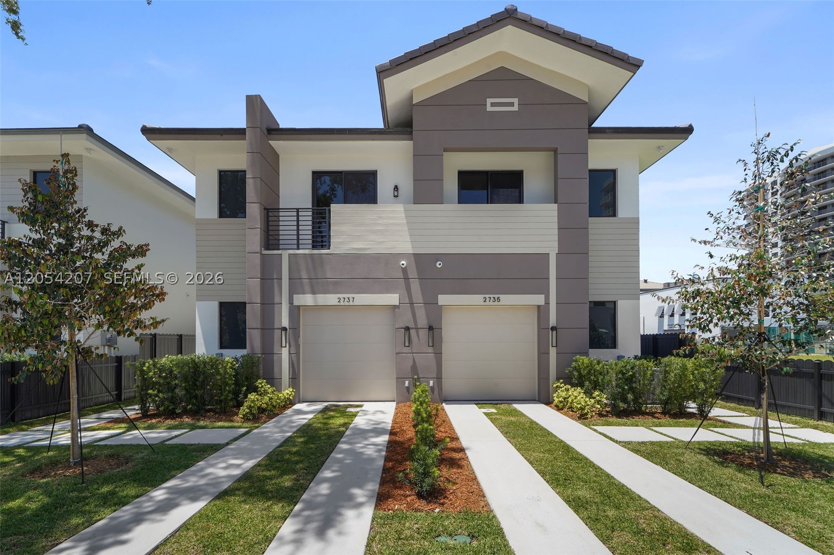 2735 SW 23rd Ter