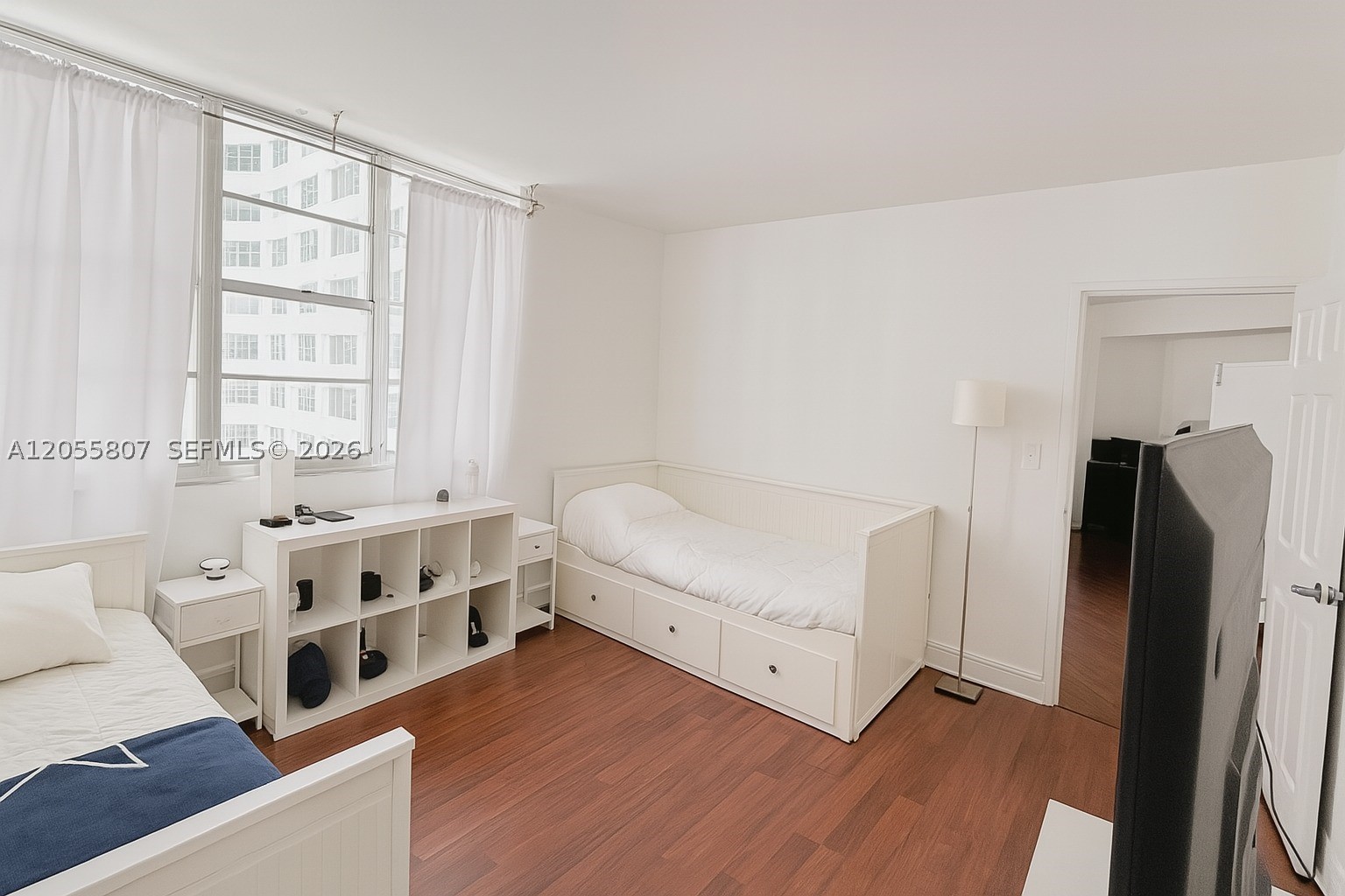 905 Brickell Bay Dr #1022 Miami, FL 33131
