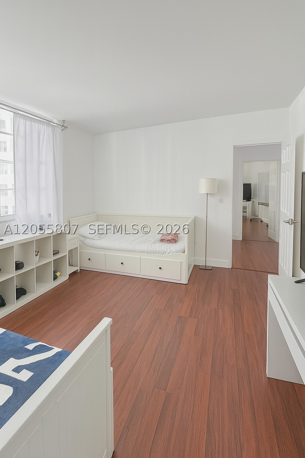 905 Brickell Bay Dr #1022 Miami, FL 33131