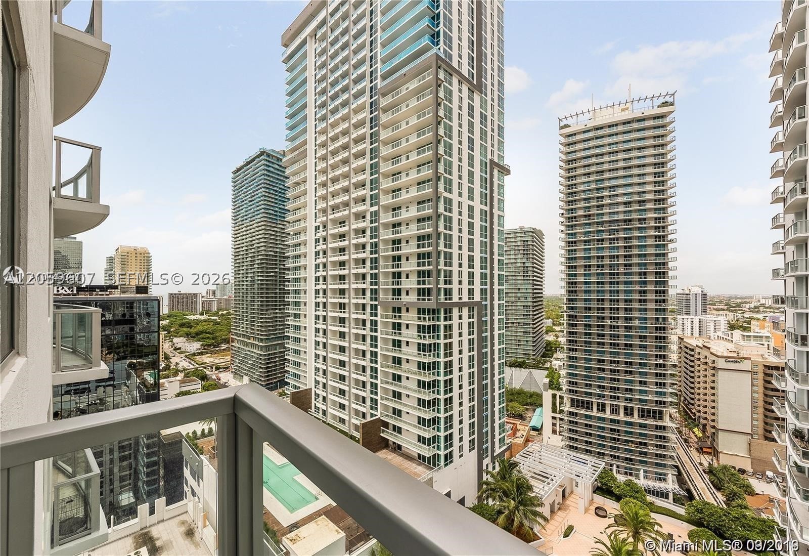 1060 Brickell Ave #2305