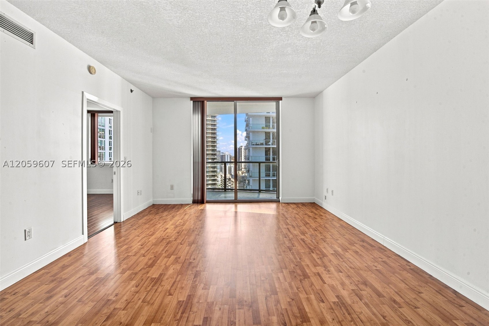 image 1060 Brickell - 10603