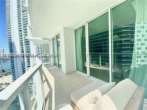 image Emerald at Brickell3
