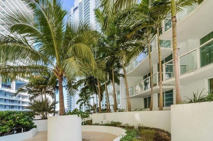 image Emerald at Brickell40