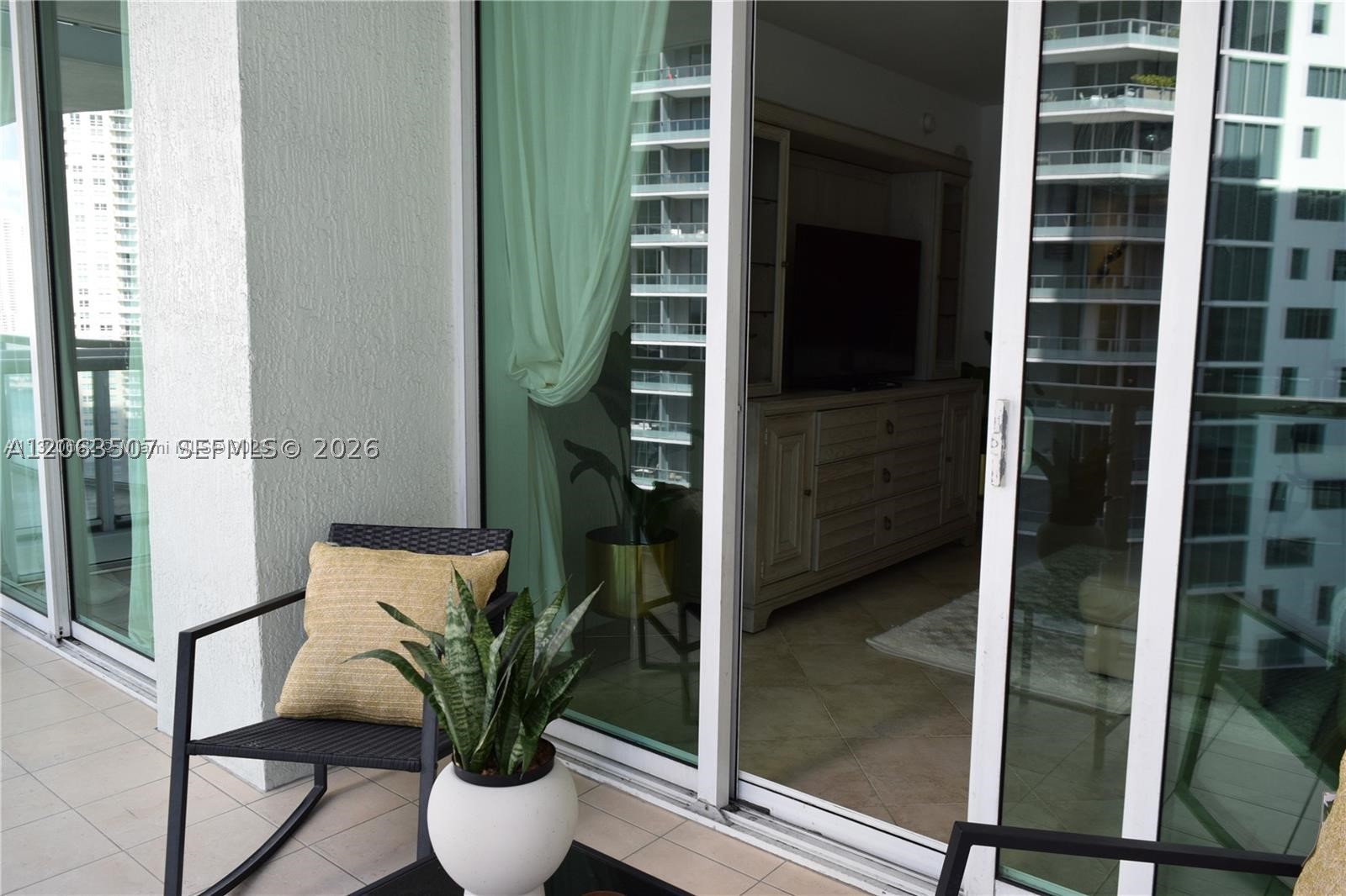 image Emerald at Brickell6
