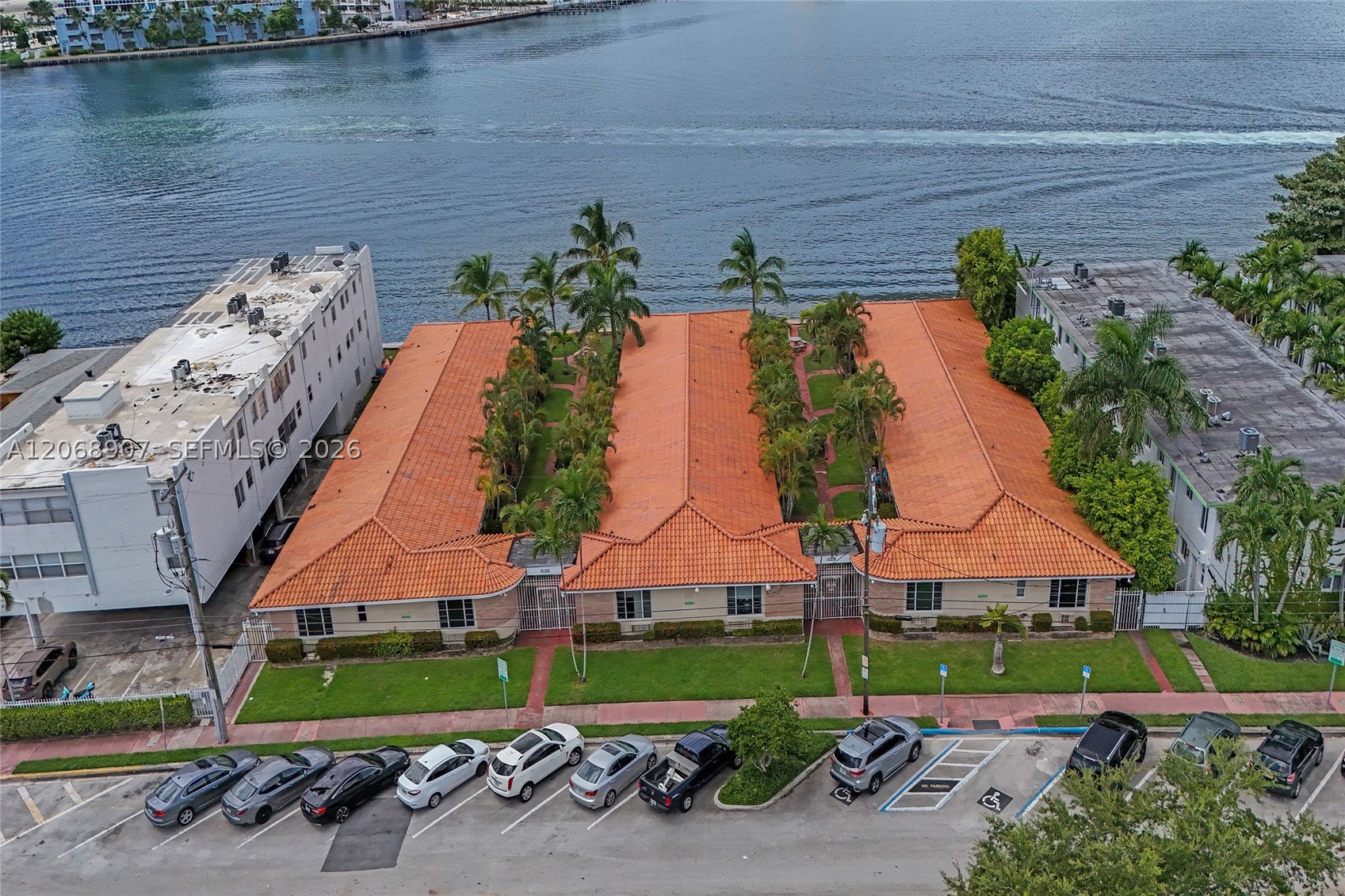 2170 Bay Dr #3-22
