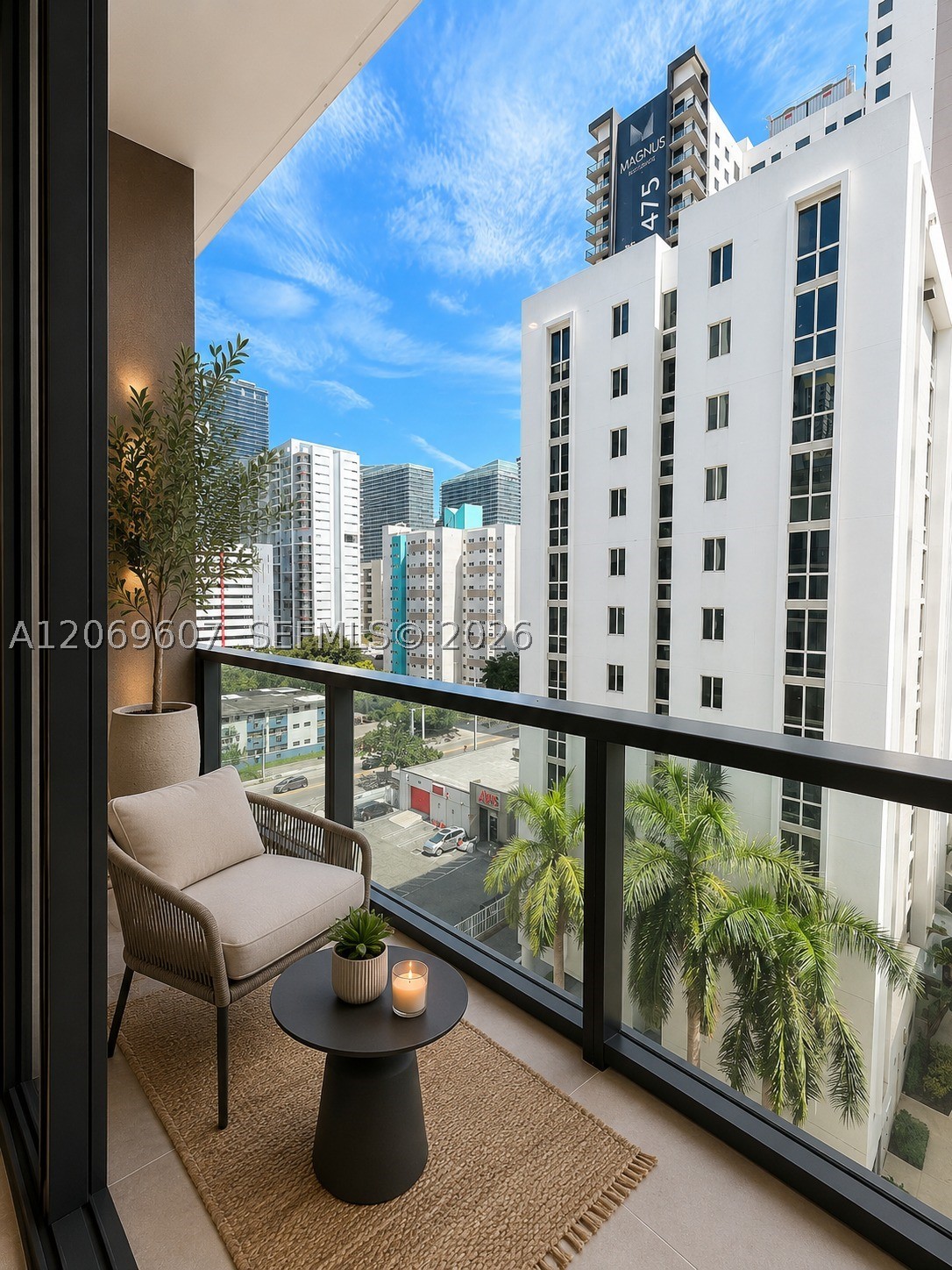 image Smart Brickell III0
