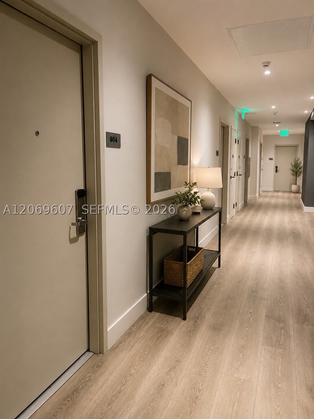 image Smart Brickell III11