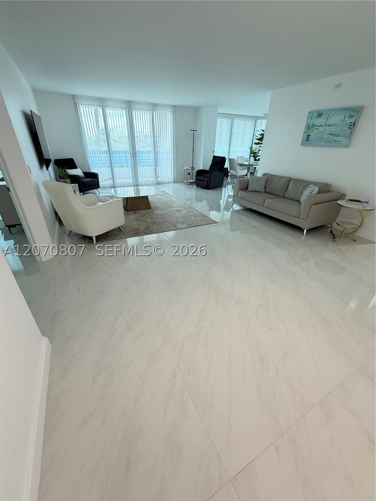 3500 Mystic Pointe Dr #405