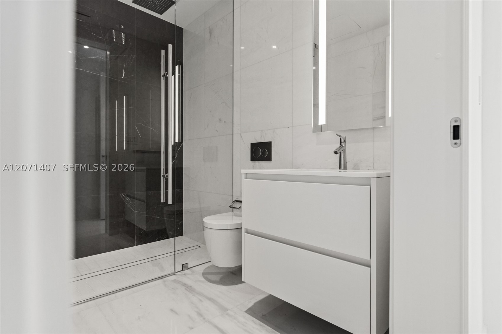 300 Biscayne Blvd Way #4303C Miami, FL 33131