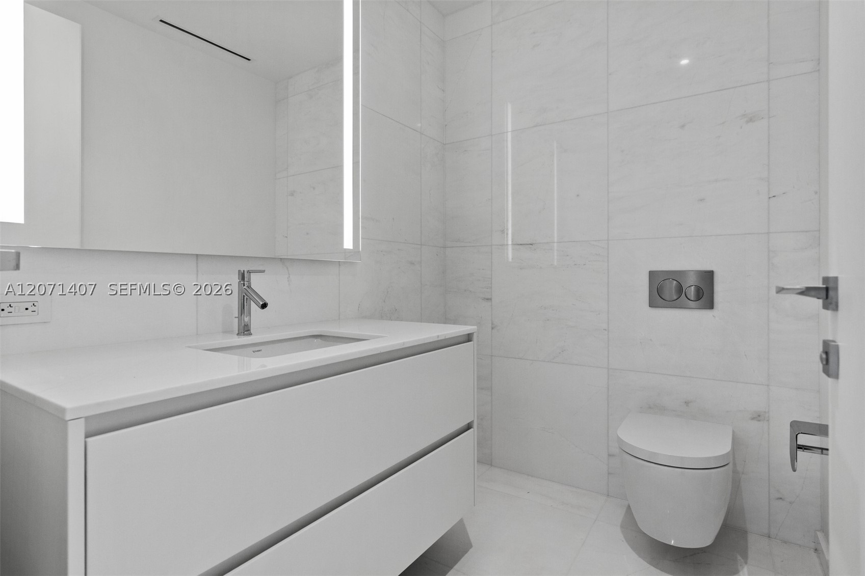300 Biscayne Blvd Way #4303C Miami, FL 33131