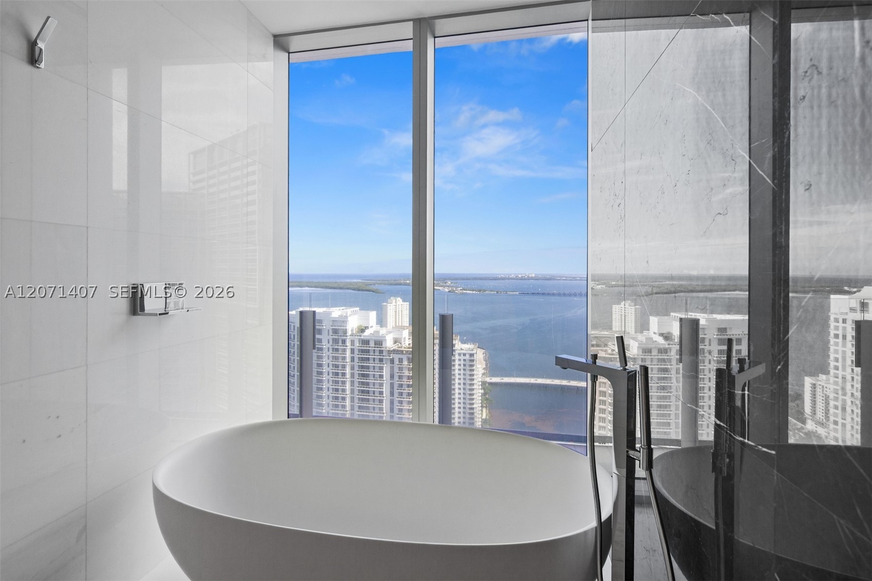 300 Biscayne Blvd Way #4303C Miami, FL 33131