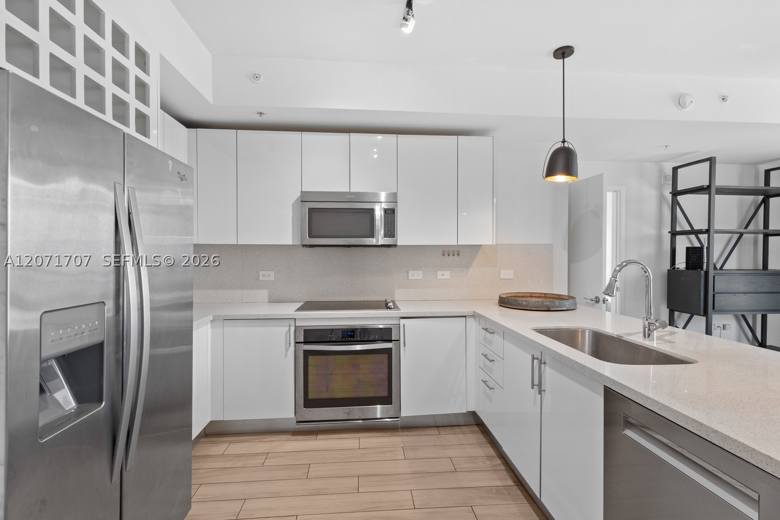 image Nine at Mary Brickell Village9