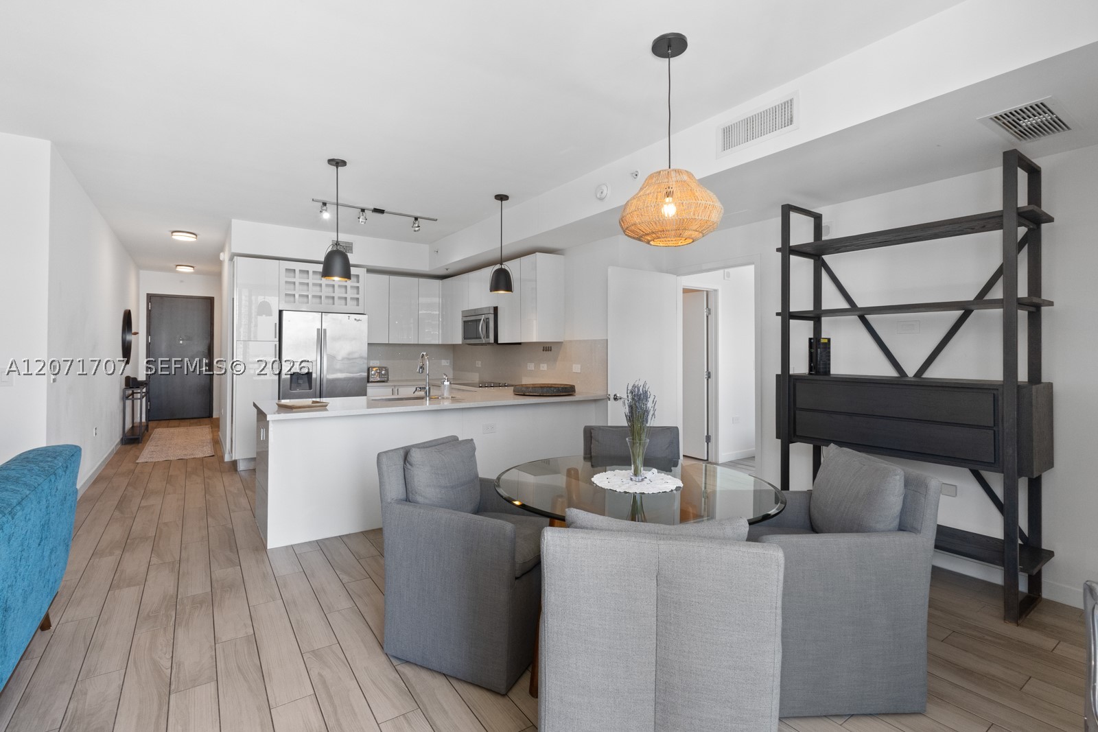 image Nine at Mary Brickell Village10