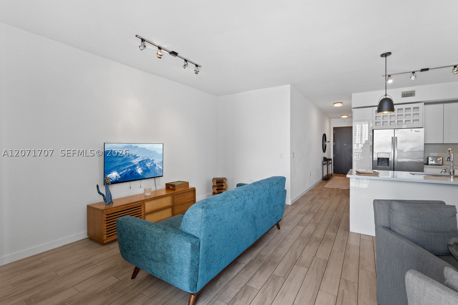 image Nine at Mary Brickell Village11