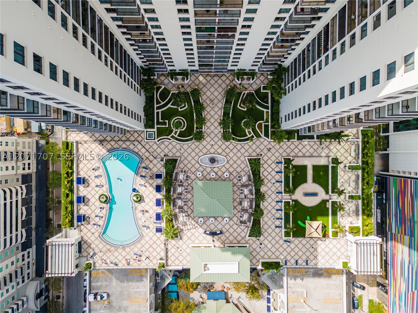 image Nine at Mary Brickell Village22