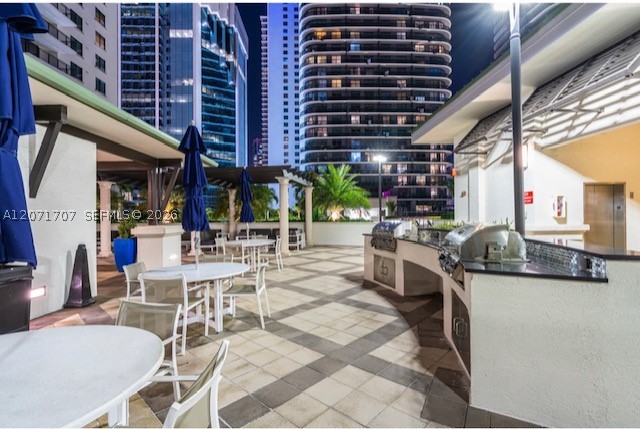 image Nine at Mary Brickell Village30