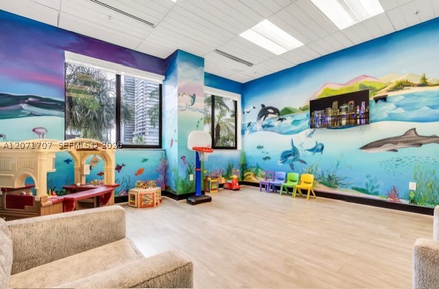 image Nine at Mary Brickell Village32