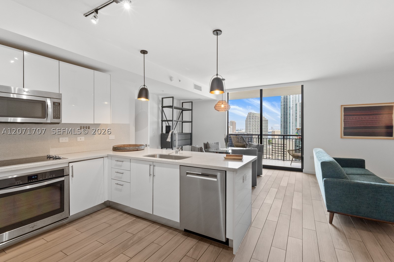 image Nine at Mary Brickell Village3