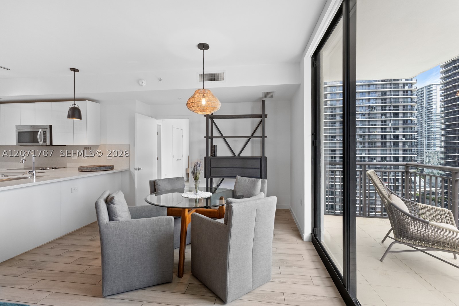 image Nine at Mary Brickell Village6