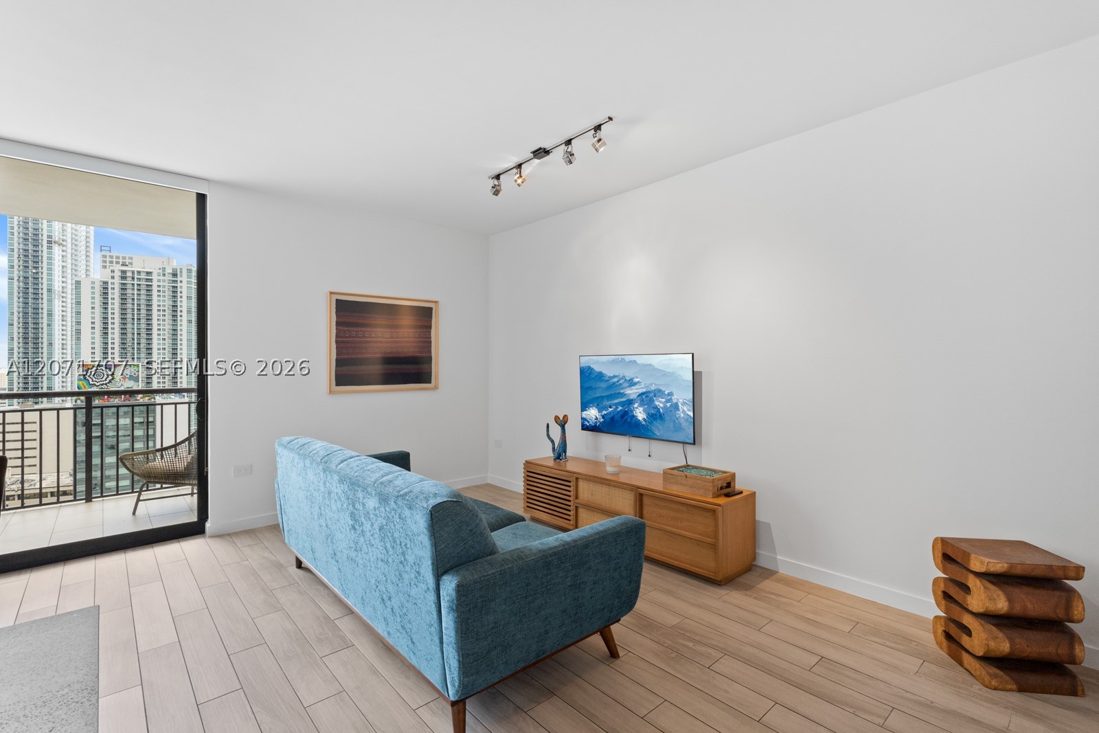 image Nine at Mary Brickell Village8