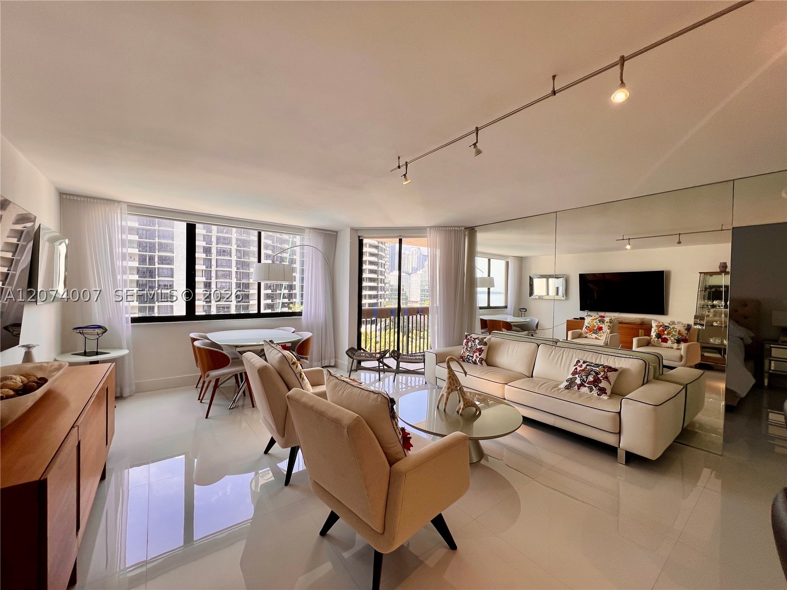 540 Brickell Key Dr #919 Miami, FL 33131