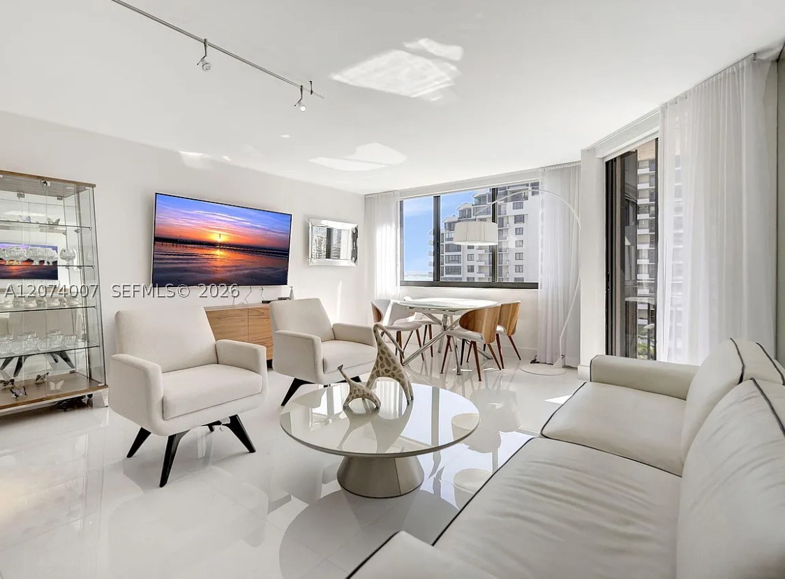 540 Brickell Key Dr #919 Miami, FL 33131