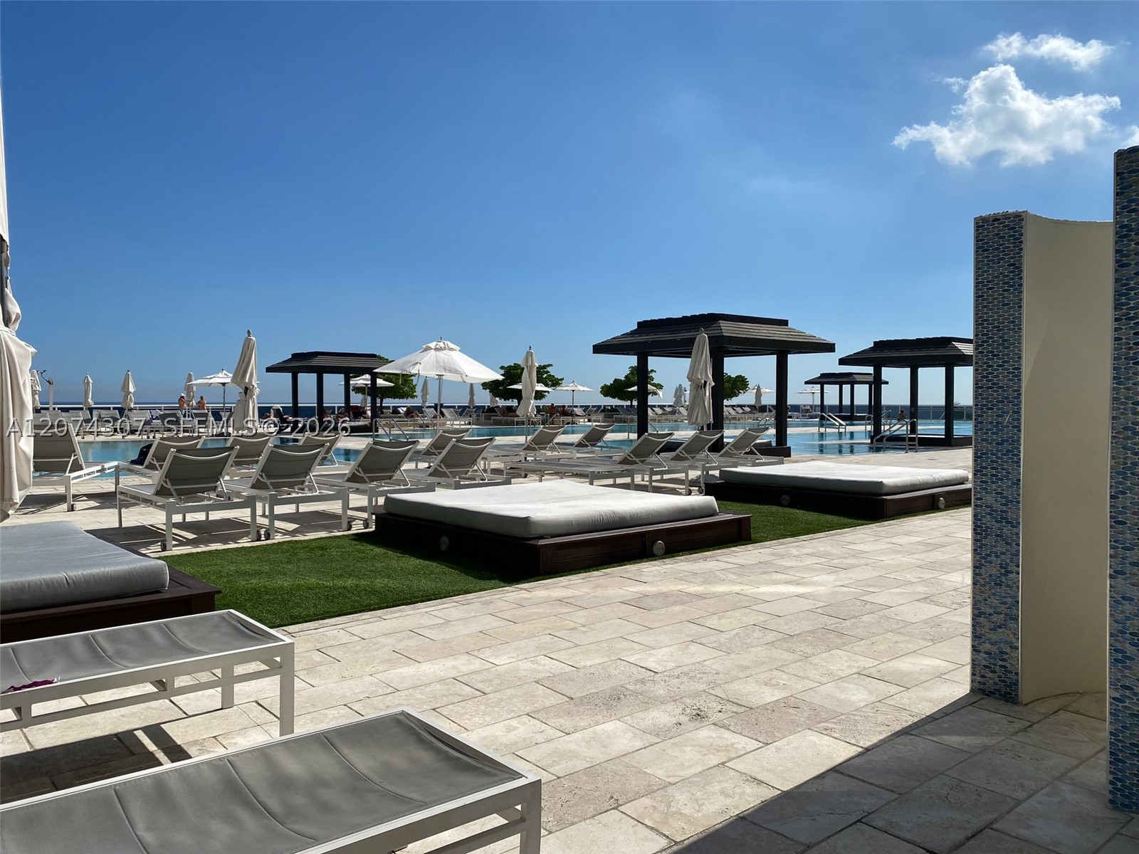 image Beach Club 124