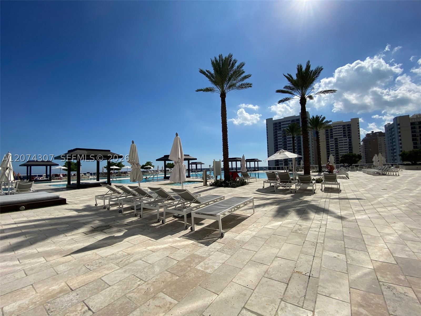 image Beach Club 125