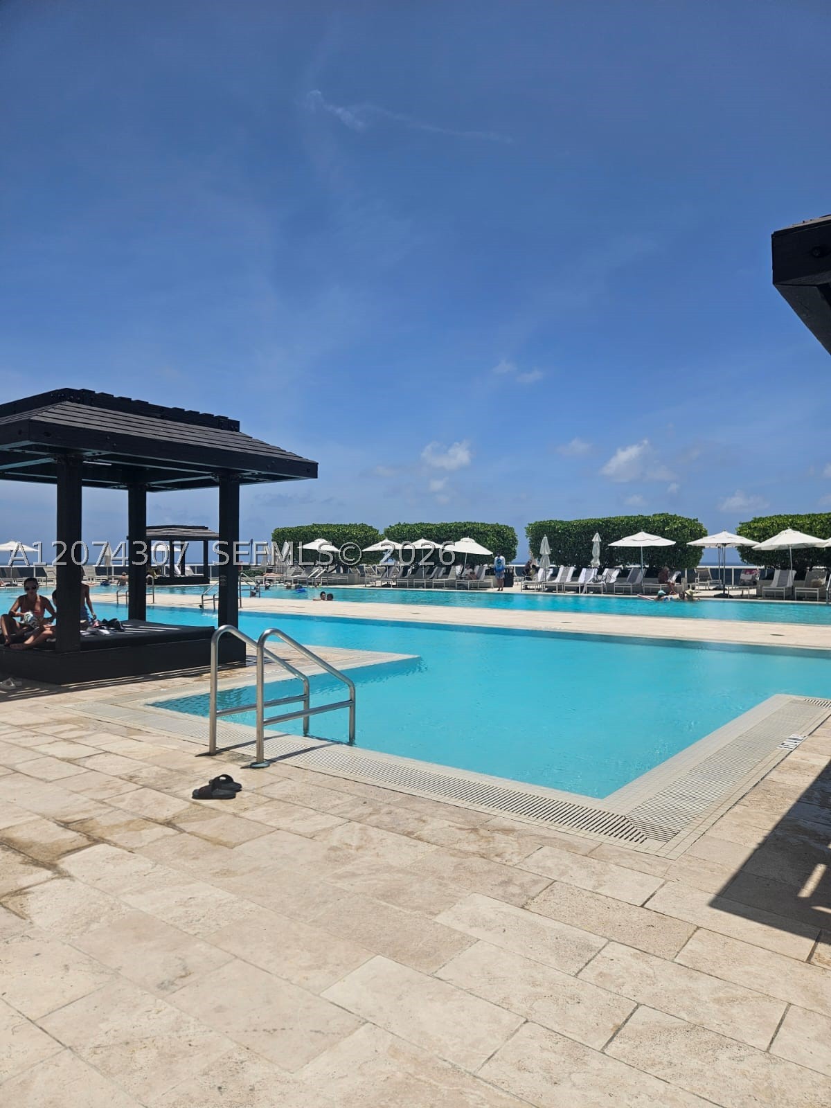 image Beach Club 127