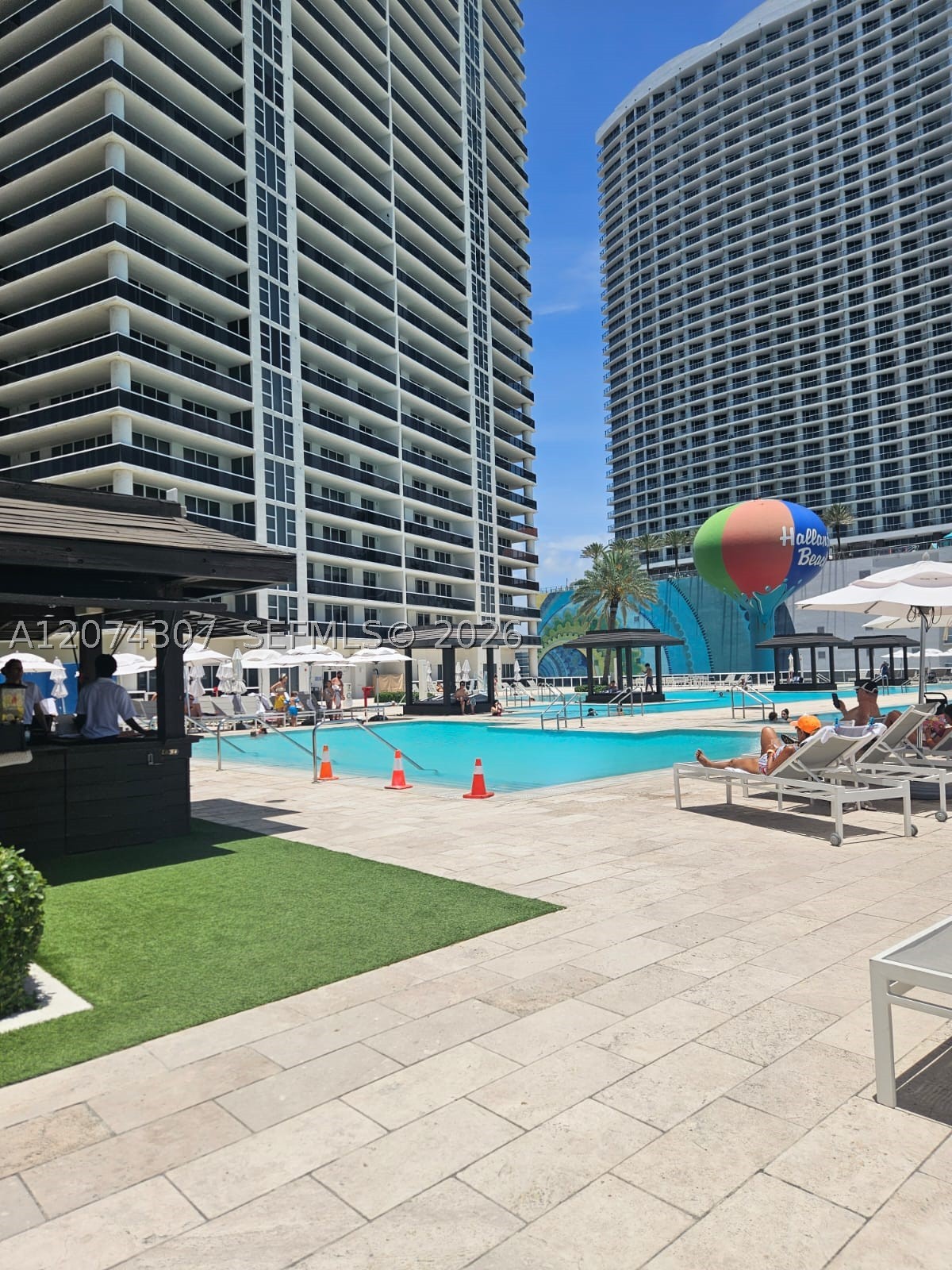 image Beach Club 128