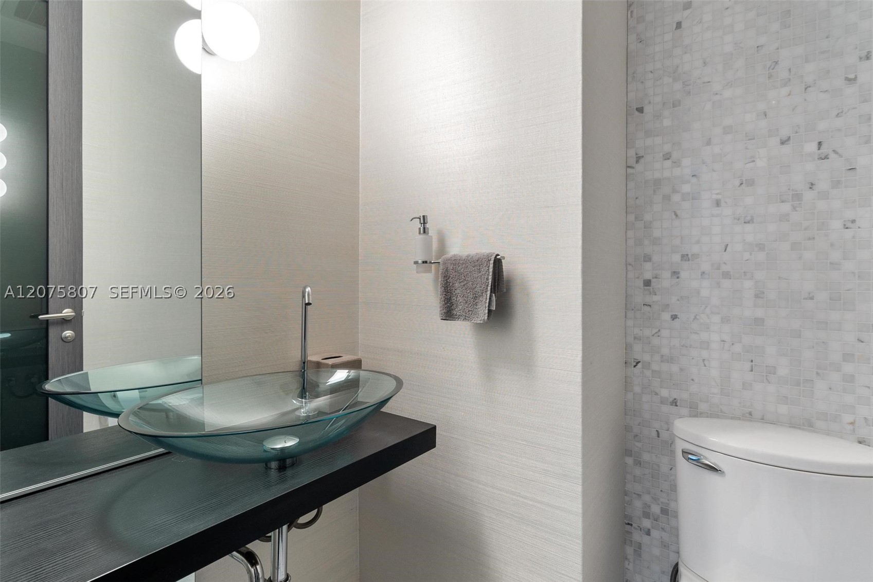 200 Biscayne Blvd Way #5211 Miami, FL 33131