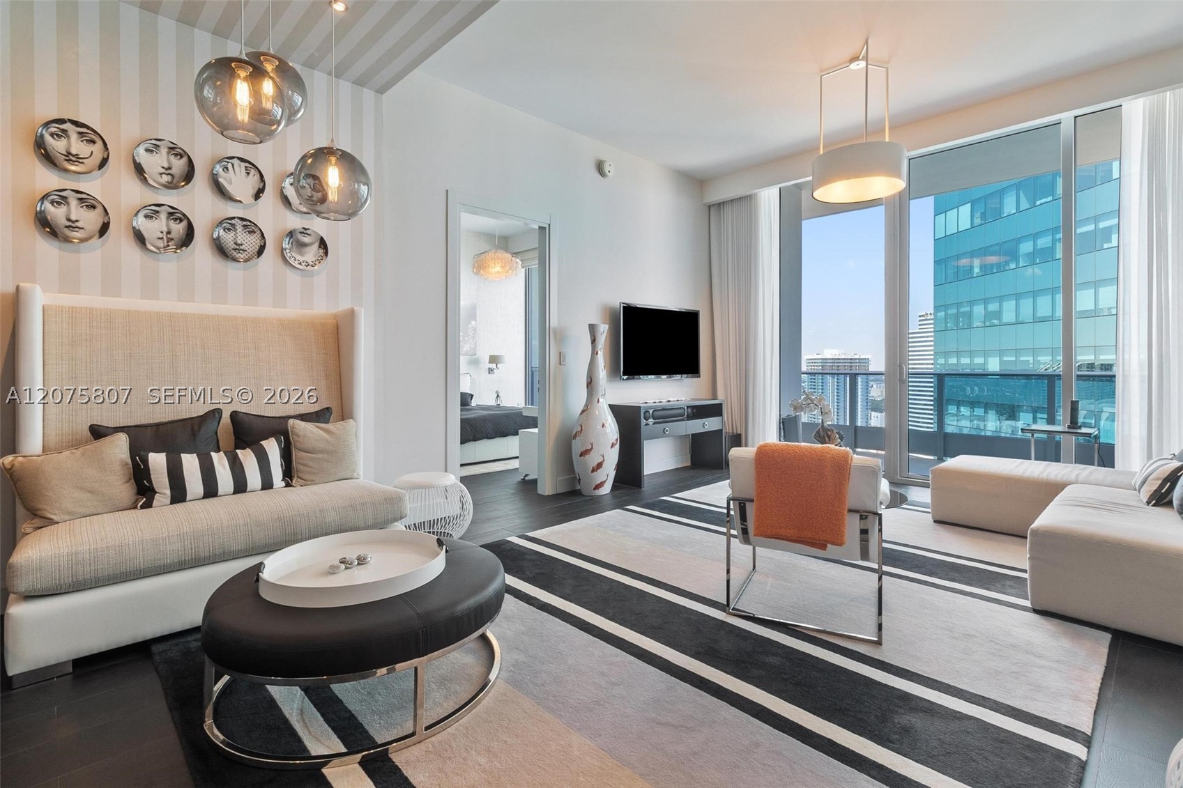 200 Biscayne Blvd Way #5211 Miami, FL 33131