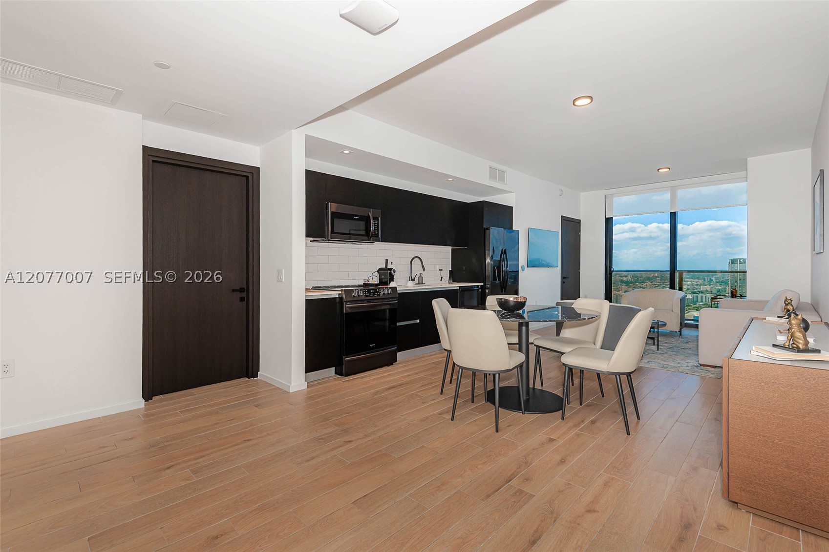 398 NE 5th #4118